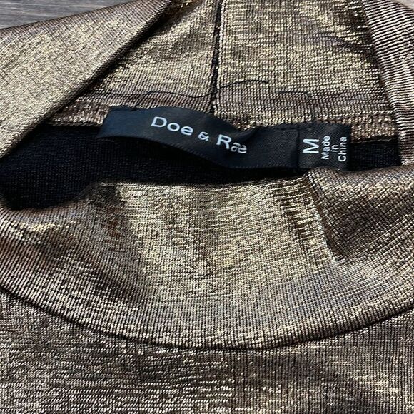 Gold/Bronze Metallic Sleeveless Top - Picture 4 of 5